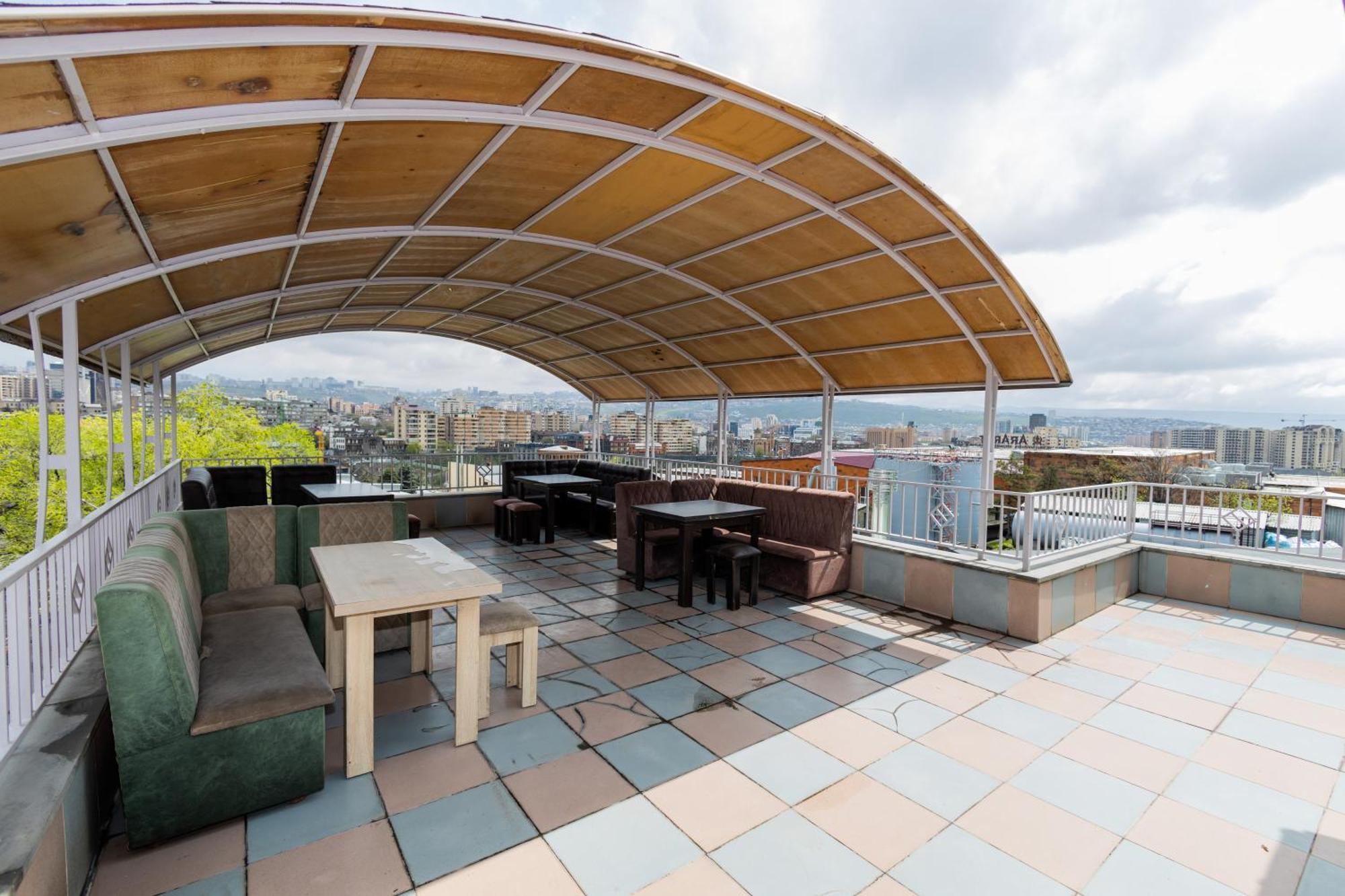 Yan Hotel Erivan Exterior foto