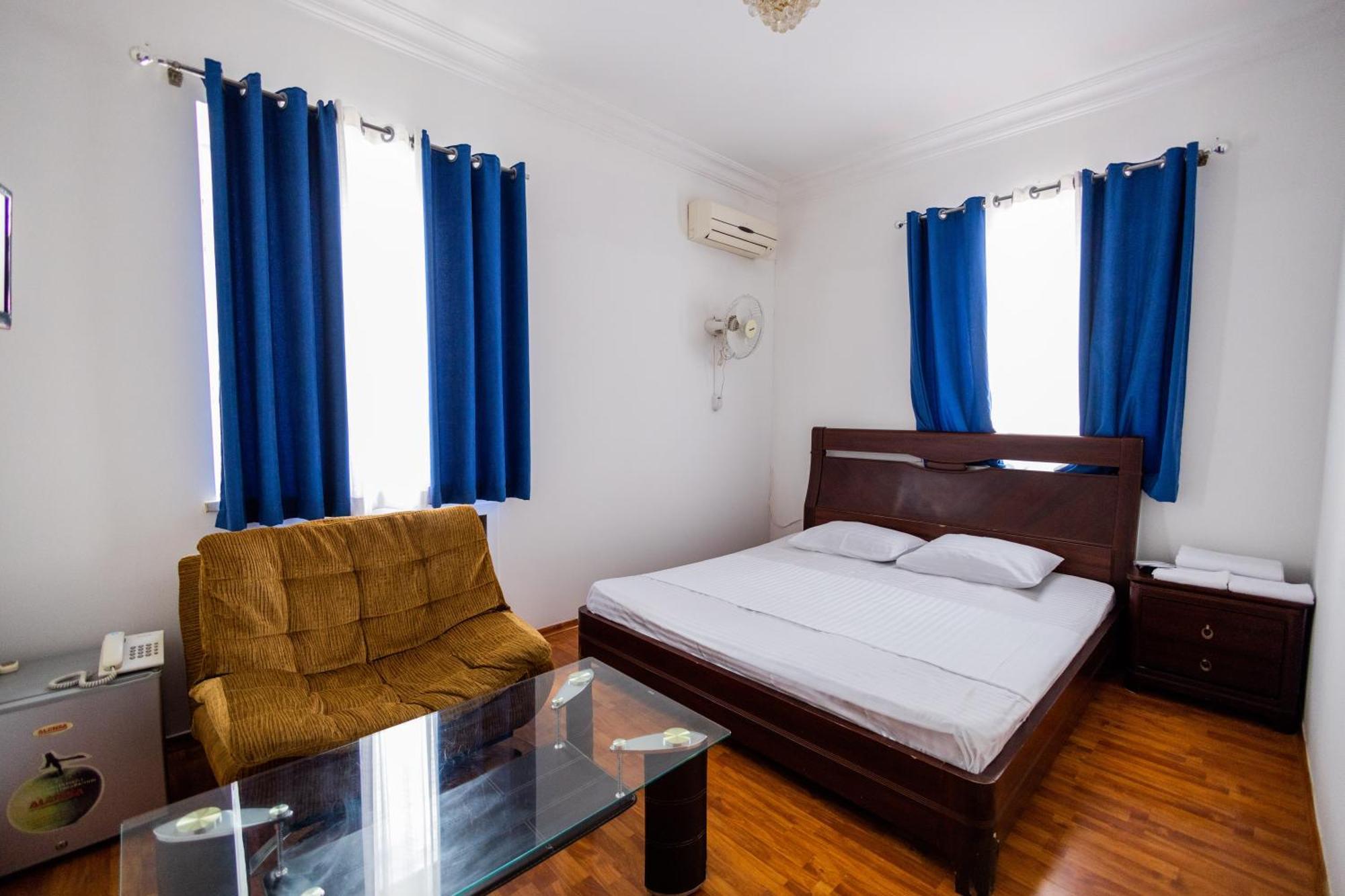 Yan Hotel Erivan Exterior foto